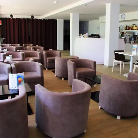 Lb Deluxe Sea View Room/half Board,wifi, Beach 아파트